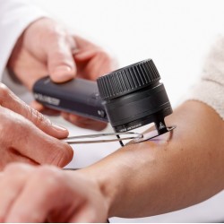 HEINE DELTA 30 PRO Dermatoscope Set with charging station